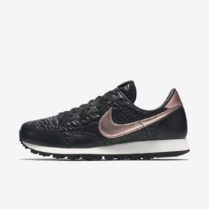 Nike Air Pegasus 83 Premium Quilted Women's Shoe